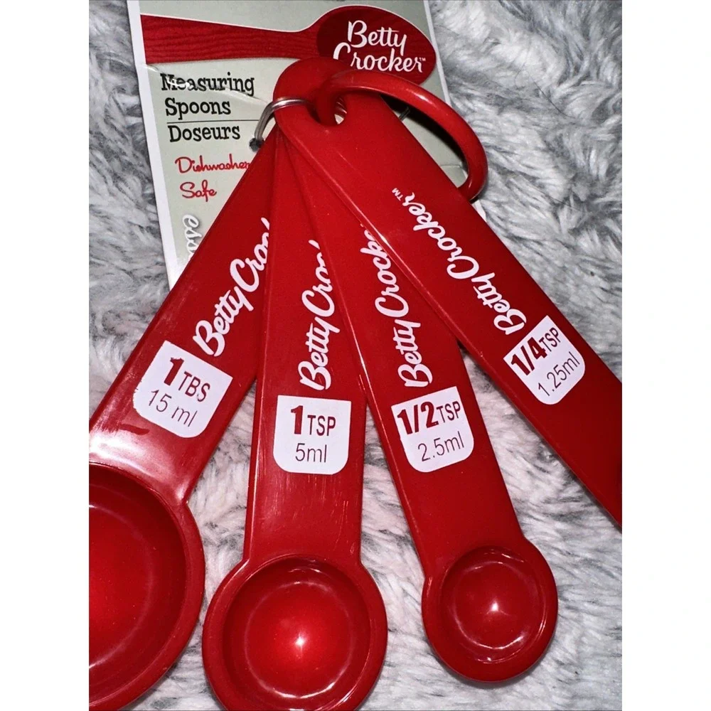 Betty Crocker Red Plastic Measuring Spoons Set 4 Piece Dishwasher Safe New